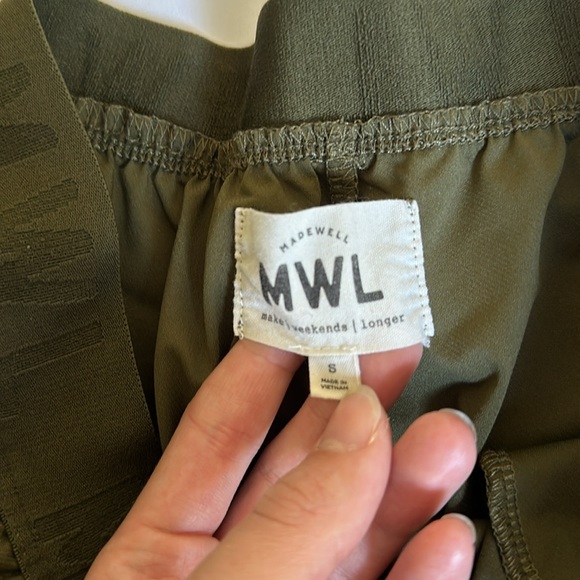 Madewell (MWL) Shorts in Dark Olive Green - Picture 3 of 3